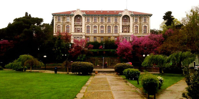 Boğaziçi Universitetində Bakalavr Təhsili Almaq Türkiyədə Təhsil