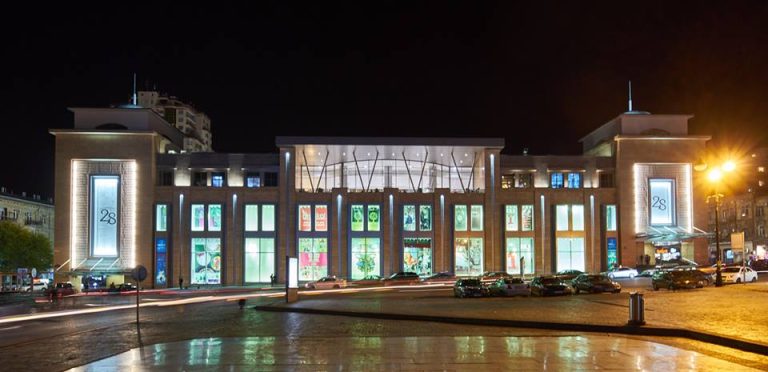 “28 Mall Bakıda Alış-Veriş və Əyləncənin Ürəyi”