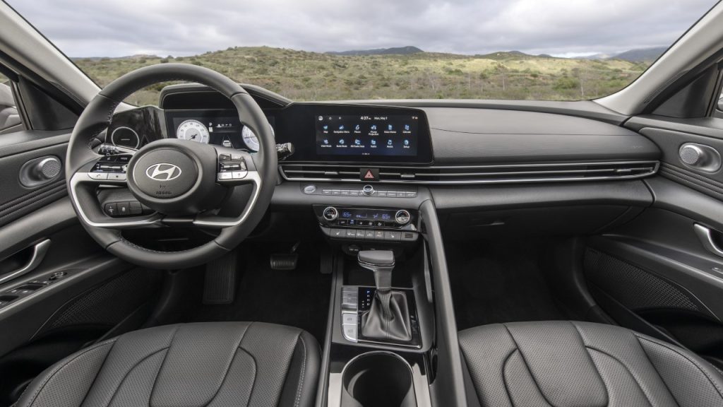 Hyundai Elantra : Texniki xüsusiyyətləri , Qiymətləri