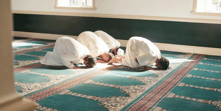 Əsr namazı: Günorta ilə axşam arasında Allahla qovuşma anı
