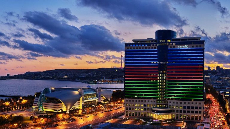 Hilton Baku : Otaqlar, Xidmətlər