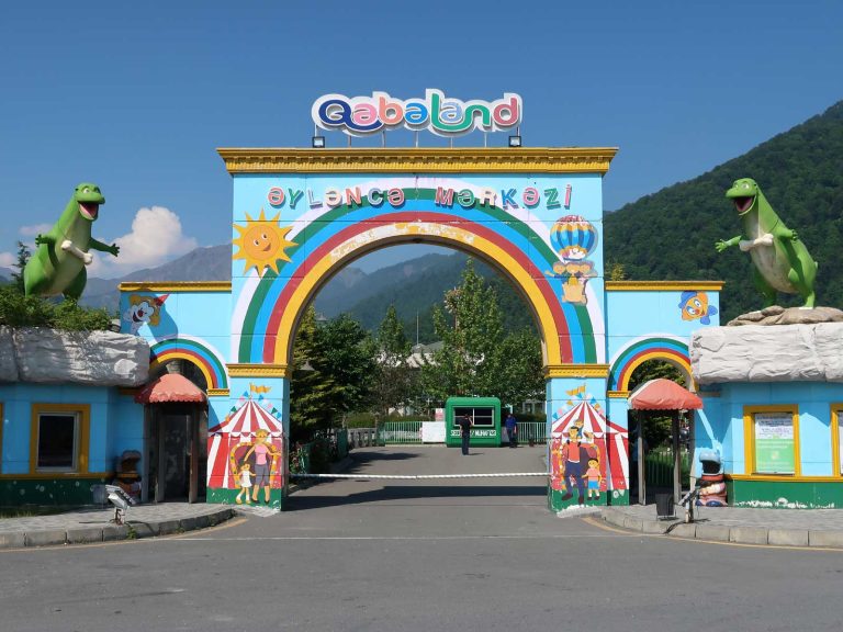 Qəbələnd : Qiymətlər , Giriş Qaydaları