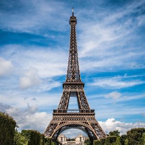 Eiffel Qülləsi: Memarlıq, İqtisadi, Sosial Rolu