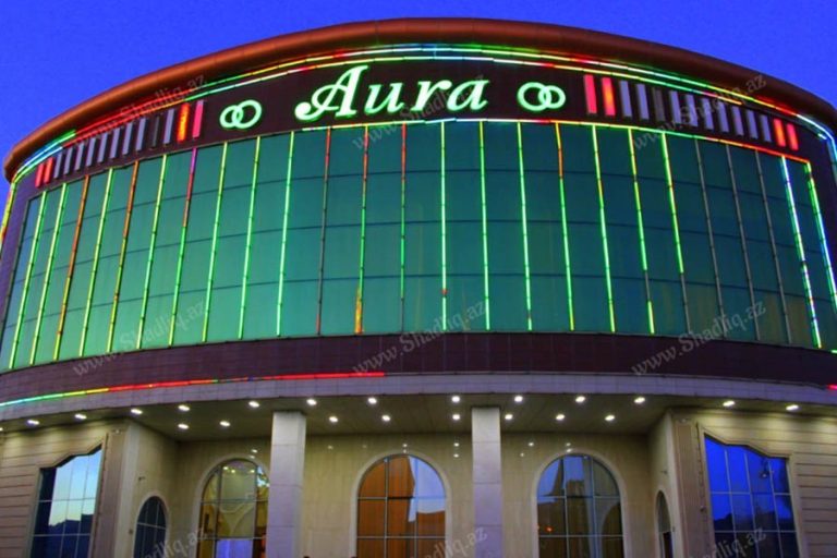 Aura Şadlıq Sarayı :  Xidmətlər, Menyular