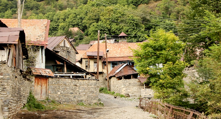 Xudat Kəndi: Tarixi, Görməli Yerləri və Yaşayış Üçün Əlverişliliyi