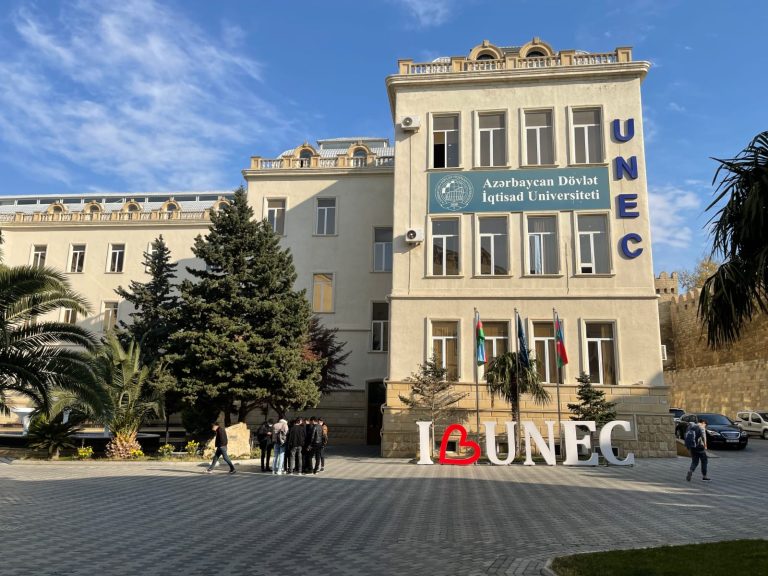 Azərbaycan Dövlət İqtisad Universiteti : Tarixi, Fakültələr