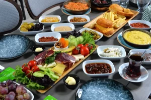 Özsüt Səhər Yeməyi: Menyusu, Qiymətləri