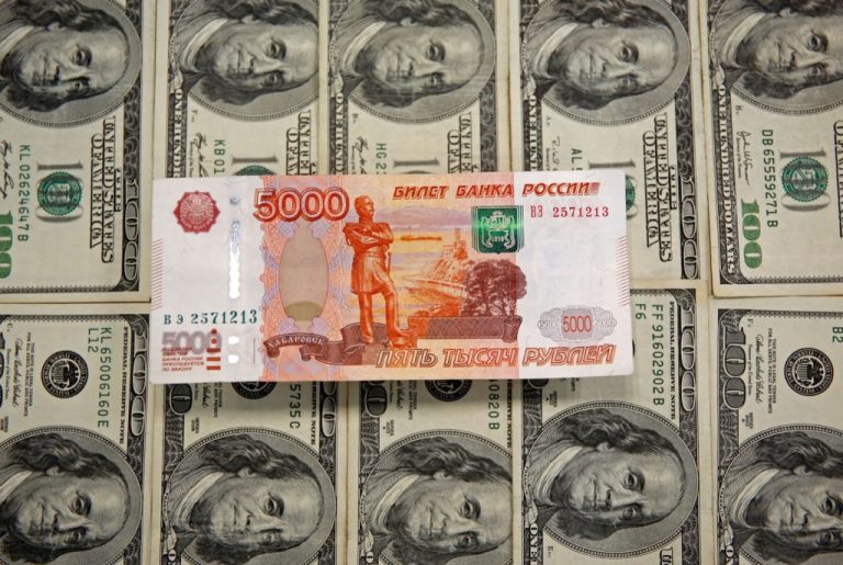 Dollar-Rubl Çevirmə: Risklər, Qlobal Faktorlar