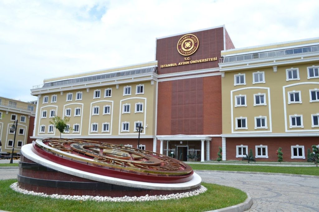 İSTANBUL AYDIN UNİVERSİTETİ: Fakültələr, İxtisas Çeşidləri- ƏN SON