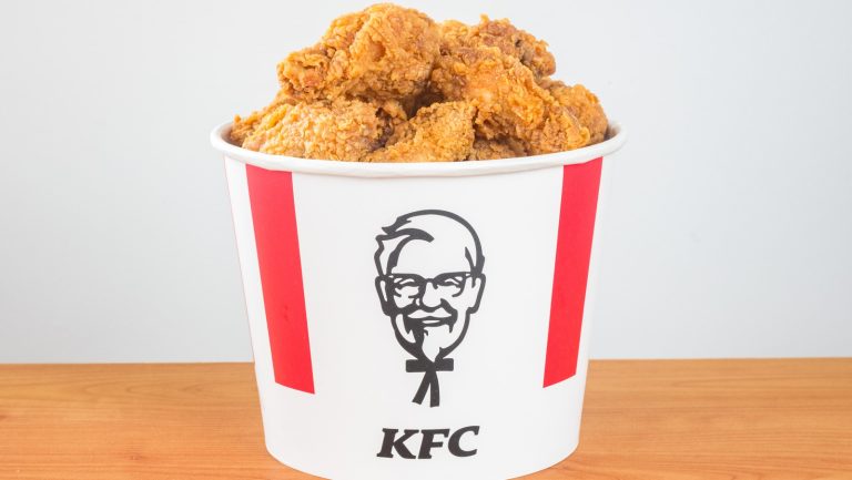 KFC Bakıxanov: Məkanı, Menyusu
