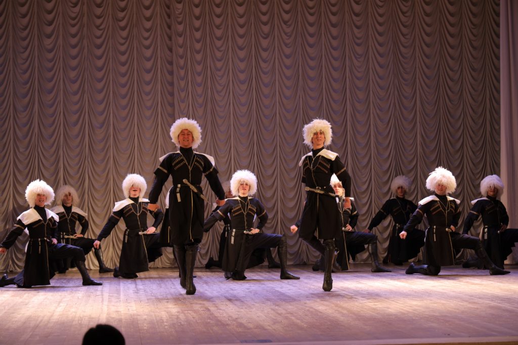 Ləzginka: Tarixi Mənşəyi, Kostyumu, Tanınması