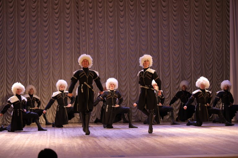 Ləzginka: Tarixi Mənşəyi, Kostyumu, Tanınması