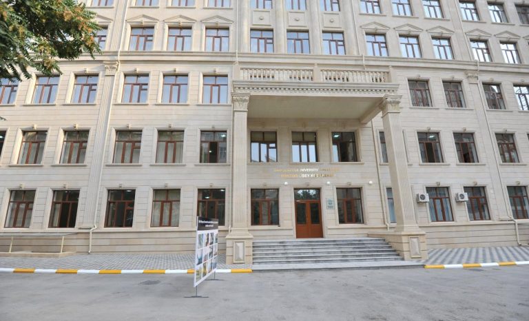 Slavyan Liseyi: Qəbul Qaydaları, Tədris İstiqamətləri