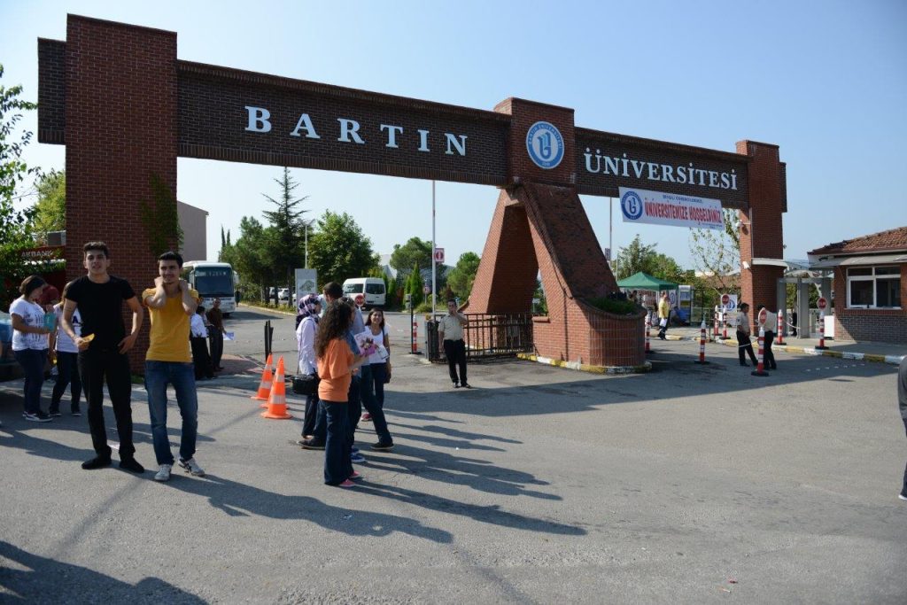 Bartın Universiteti: Sosial Mühit, Tədris Proqramları