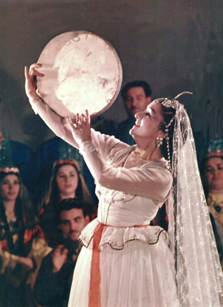 Əminə Dilbazi: Həyatı, Ailəsi, Səhnə Fəaliyyəti