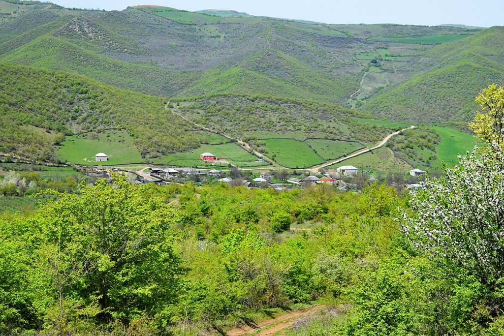 Əşlə Kəndi: Tarixi, İnfrastrukturu,Coğrafi Məlumatları