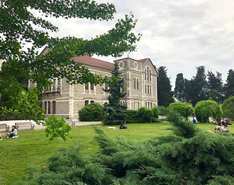 Boğaziçi Universiteti: Təhsil Sistemi, Qəbul Şərtləri