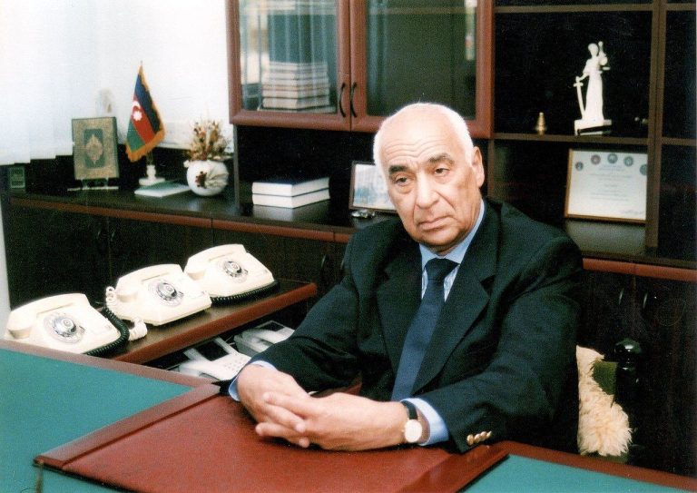 İkram Kərimov:  Həyatı, Hüquqşünaslıq Fəaliyyəti, Sosial Aktivlik