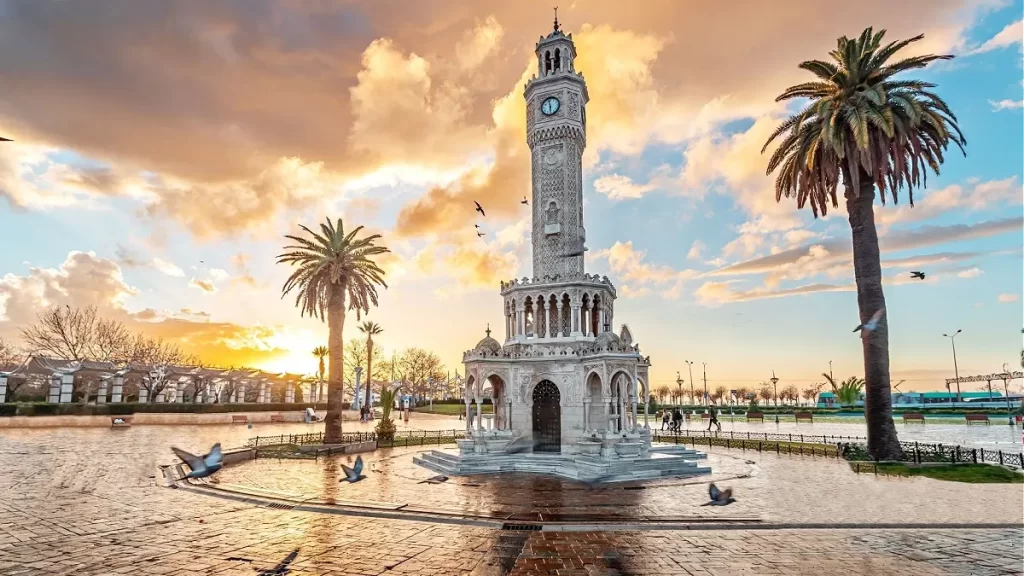İzmir: Tarixi Keçmişi, Təbii Gözəllikləri