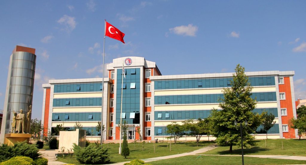 Çanakkale Onsekiz Mart Universiteti : Qəbul Şərtləri, Fakültələr, Təhsil Haqları-ƏN SON