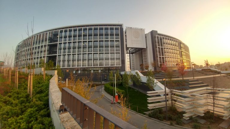 İstanbul Medipol Universiteti: Tədris Fakültələri, Təhsil Haqları-ƏN SON