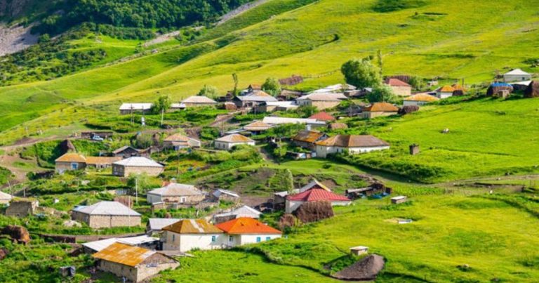 Əlməkolu Kəndi : Coğrafi Mövqeyi, Tarixi, Ənənələri