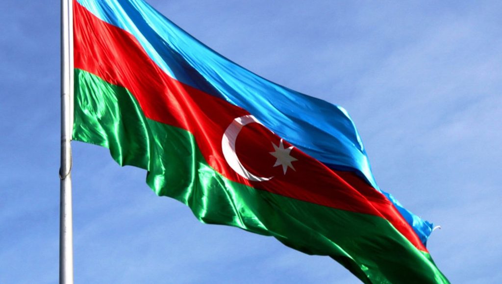 Azərbaycanın Üçrəngli Bayrağı: Esse, Tarixi Arxitekturası
