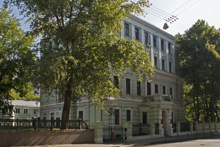 Rusiya Akademik Hüquq Universiteti : Tədris proqramları, Qəbul qaydaları