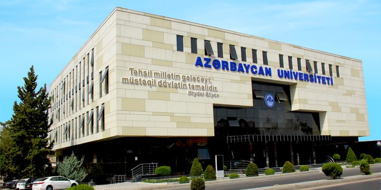 Azərbaycan Universiteti (AU) : Tarixi, Tədris proqramları