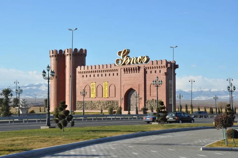 Gəncə: Dümanın Azərbaycanda Gəldiyi İlk Şəhər