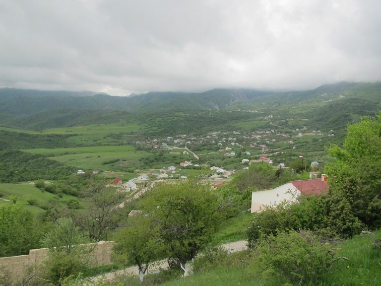Urva Kəndi: Coğrafi Mövqeyi, Tarixi Abidələri, Təbiəti