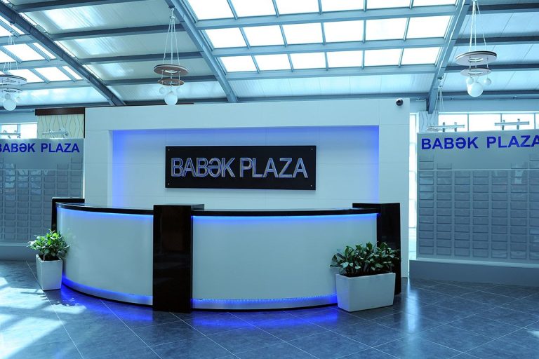 Babək Plaza : Yerləşməsi, Dizaynı, Biznes İmkanları