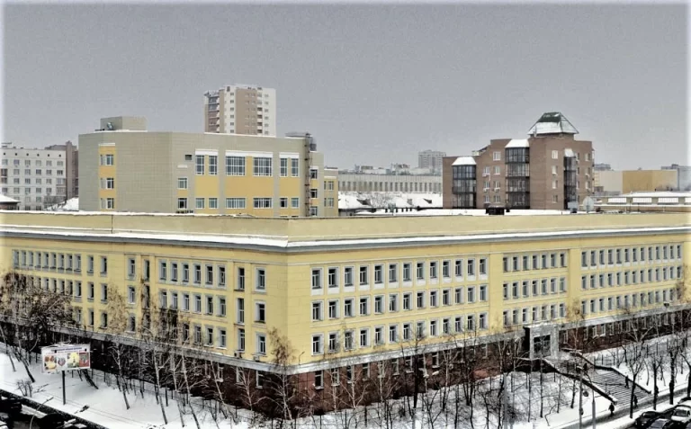Novosibirsk Memarlıq, Dizayn və İncəsənət Dövlət Universiteti: Fakültələr, İxtisaslar