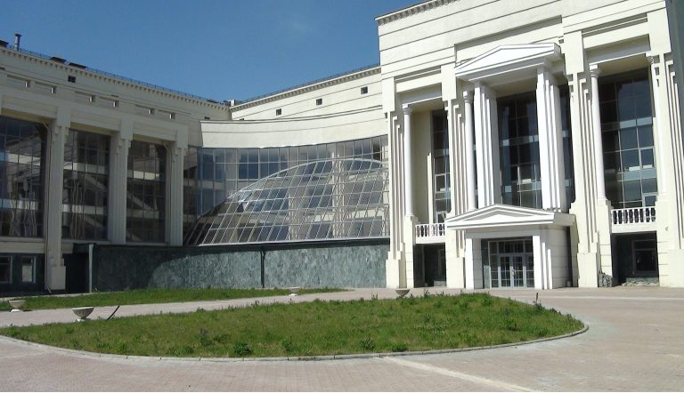 Oryol Dövlət İqtisadiyyat və Biznes Universiteti: Fakültələr, Qiymətlər