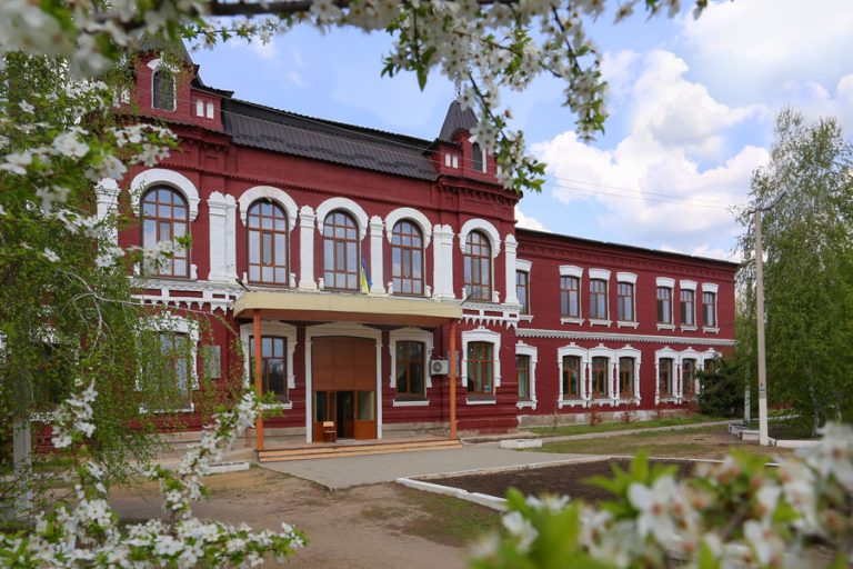 Luqansk Taras Şevçenko Milli Universiteti : Fakültələr, Qəbul qaydaları