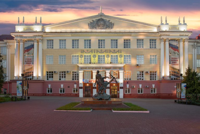Kursk Dövlət Tibb Universiteti : Fakültələr, Tədris sistemi