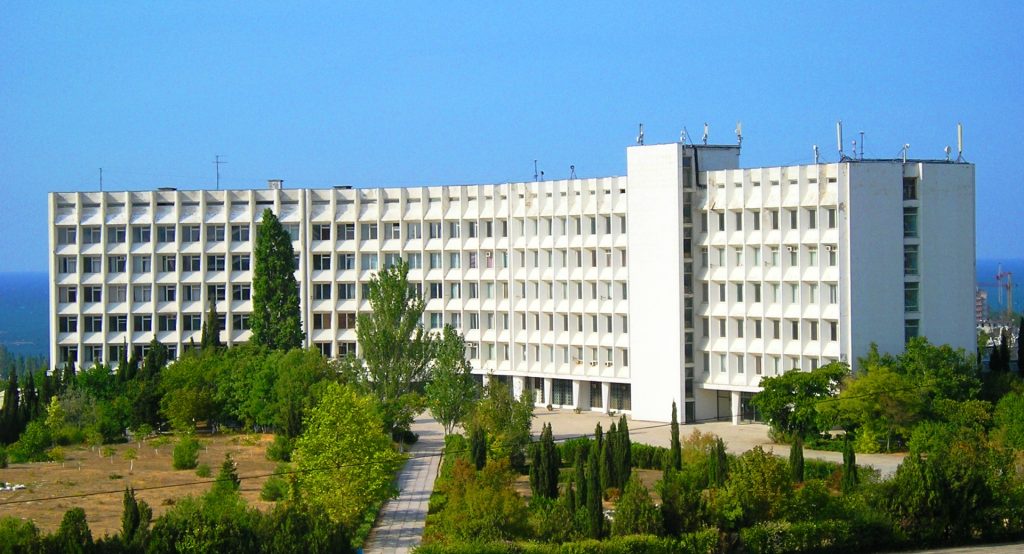 Sevastopol Dövlət Humanitar Universiteti: Fakültələr, İxtisaslar