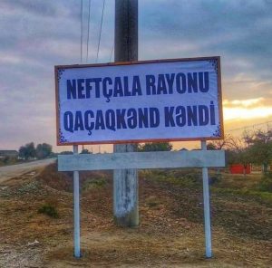 Qaçaqkənd : Coğrafi mövqeyi, Təsərrüfat sistemi