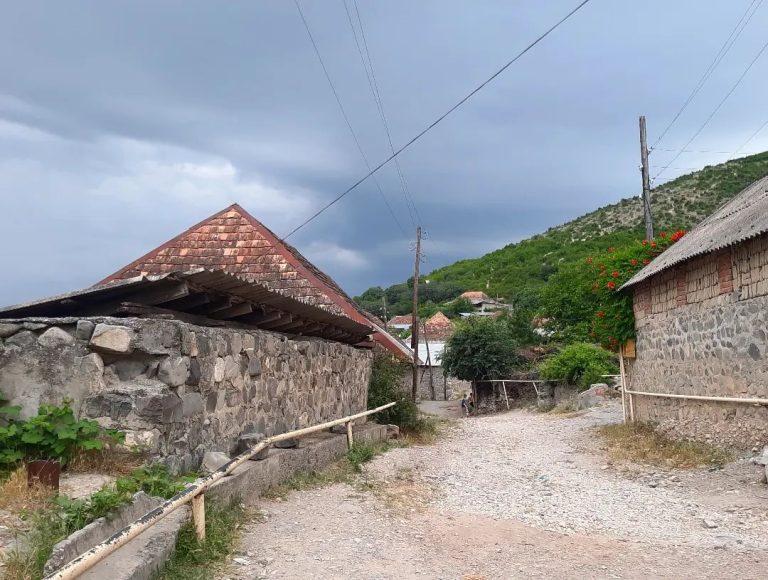 Qoxmuq Kəndi : Coğrafi mövqeyi, Təsərrüfat həyatı