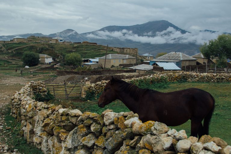 Qrızdəhnə: Təbii Landşaft, İqlim