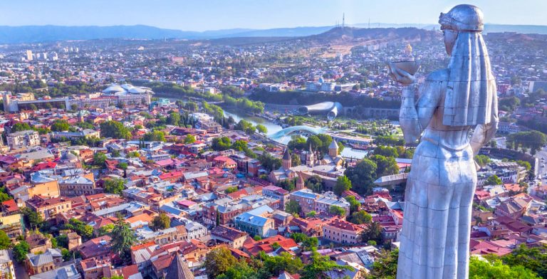 Gürcüstan : Paytaxtı,Şəhərləri, Əhalisi, Siyasi Quruluşu