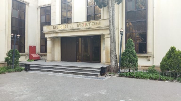 Georgi Şaroyev adına 35 Nömrəli 11 illik Musiqi Məktəbi: Tədris Strukturu, Qəbul Qaydaları
