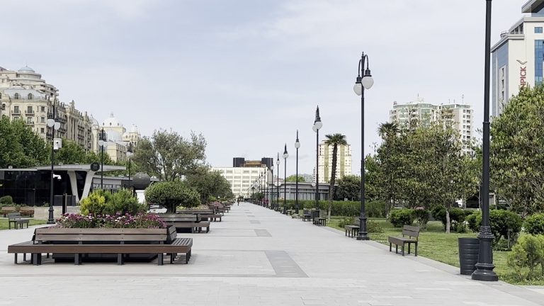 Qış Parkı : Parkın Yerləşməsi,Ətraf Mühiti