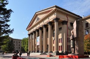 Sibir Nəqliyyat Universiteti: Fakültələr, İxtisaslar