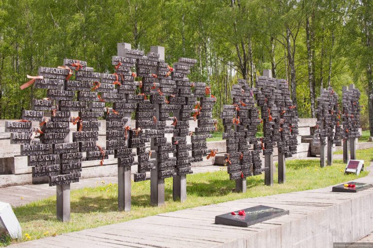 Xatın Soyqrımı: Sağ Qalanların Hekayəsi, Memorialın Yaranması