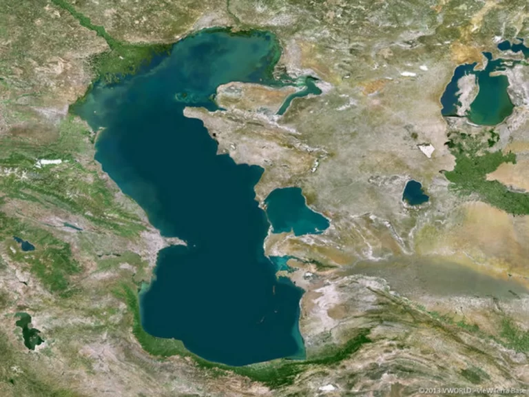 Xəzər Dənizi : Coğrafi mövqeyi, Təbii sərvətləri, Geosiyasi maraqlar
